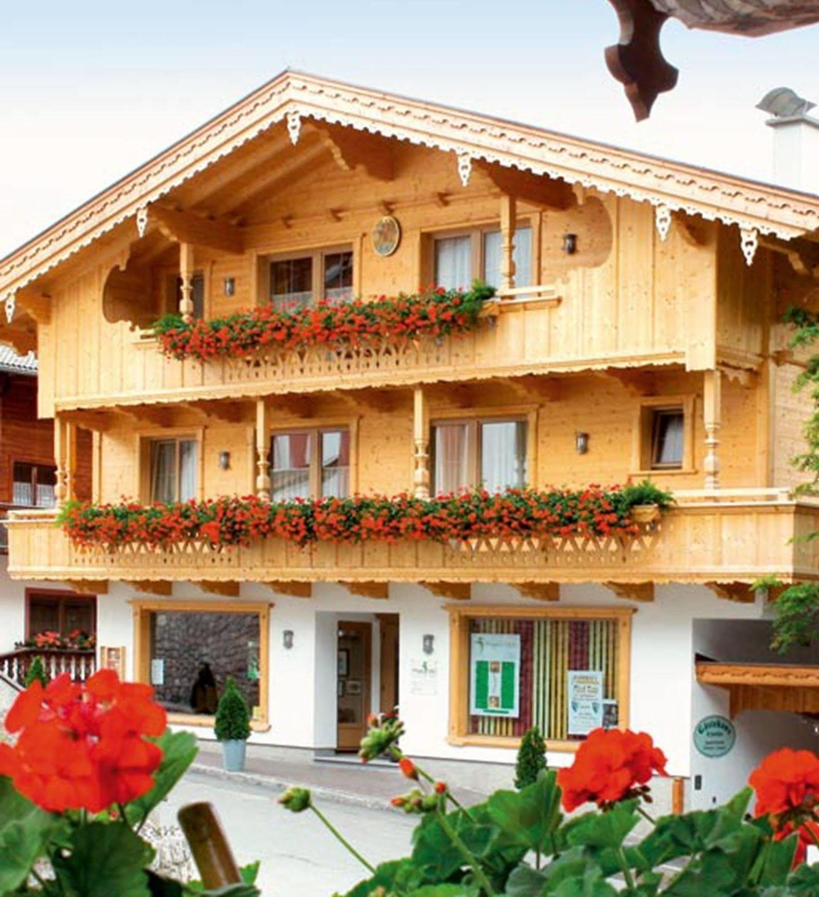 Das Gaestehaus Schneider Am Dorfplatz Альпбах Экстерьер фото